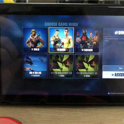 (《堡垒之夜》手游下载 正版免费登陆)堡垒之夜官方正版安卓游戏下载，感受最刺激的战斗体验