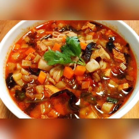 岐山臊子面：一碗源自陕西的美食，散发着浓郁的陕西风情和文化特色