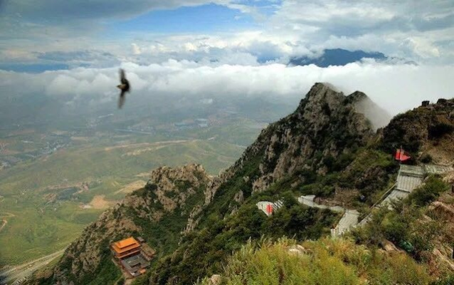 (鸡鸣山是哪)1500年前鸡鸣山的历史探秘：传说与真相揭秘