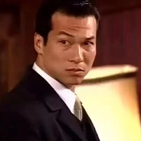 (传奇男生版演唱视频)男版传奇翻唱：重塑经典，呈现崭新魅力，让人耳目一新