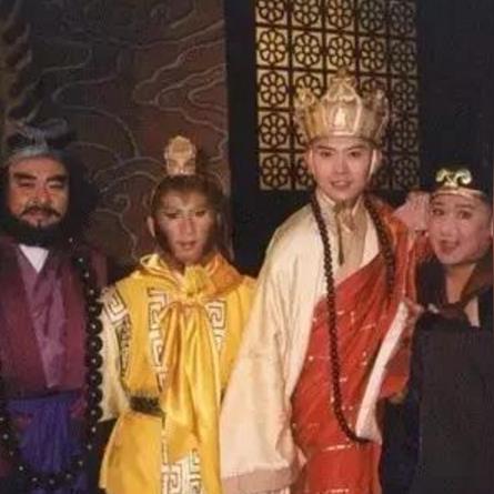 探索'剑镇三界微信小程序'：一款展现古代武术文化与科技结合的创新互动体验