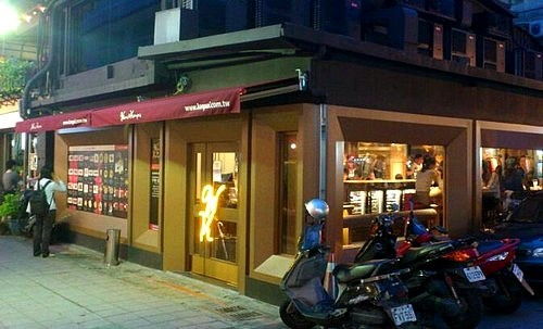 小酒馆如何举办别具一格的活动? 创新策划实现客流量提升与口碑传播的双重目标