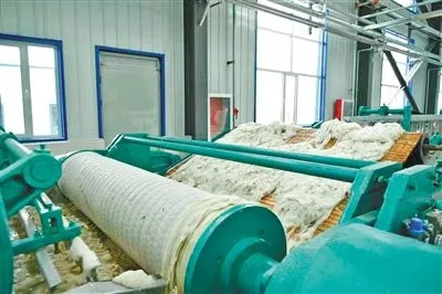 基岩版刷羊毛毯机：提升效率的羊毛织造设备，让生产变得更简单