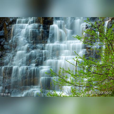 深度解析：《咖啡冲不冲歌词》的深层意义和其在现代都市生活中失恋人的共鸣