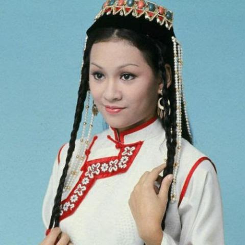 新倚天屠龙记：周芷若角色重塑，如何诠释江湖恩仇与纯真爱情的深刻冲突