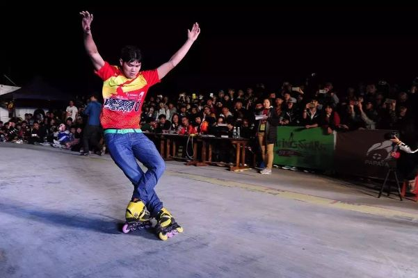 (霸气点的轮滑队名字)创意滑板狂热者的完美选择：超炫轮滑队名字大公开