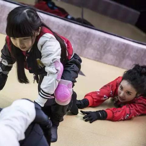 (疯狂的麦咭冒险游戏)探寻疯狂的麦咭世界：穿越时空的电子音乐之旅