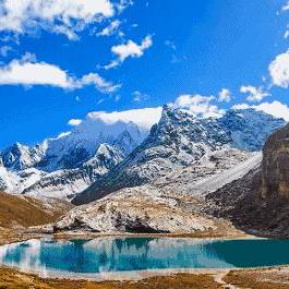 纵横江湖五百年：揭秘仙剑奇侠传中蜀山第一代掌门的风采与权力之路