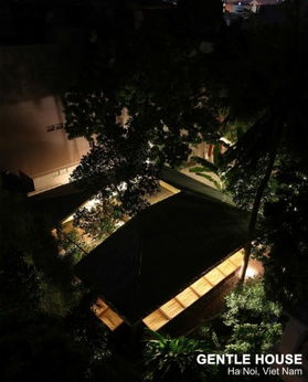 在鸣沙客栈，客人的烟火气息和故事交织成风景，温暖如春的人情味道。