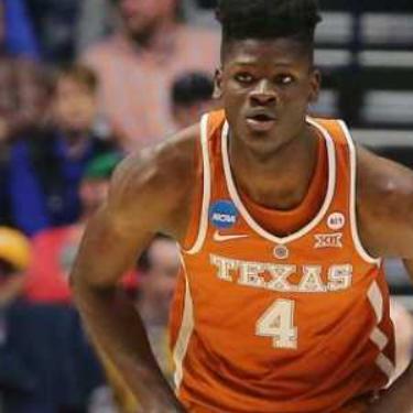 (《天生不凡》)探讨'天生不凡'概念：独特的天赋是否决定个体的人生轨迹？