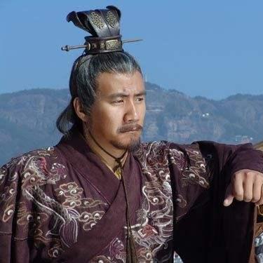 (《天生不凡》)探讨'天生不凡'概念：独特的天赋是否决定个体的人生轨迹？