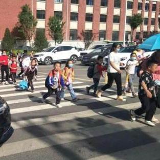 (无限速标志,标线城市道路最高时速多少)城市道路极限速度的探究：无限速和标线限速究竟应该是多少？
