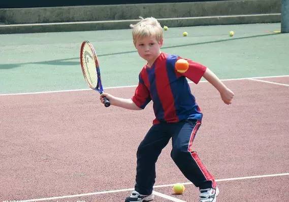 (一球成名观后感一段话)从一球成名看运动员背后的奋斗与坚持：观后感分享