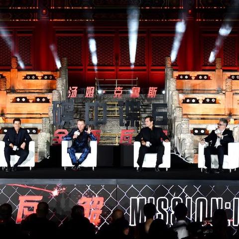 以创新操作和丰富关卡为看点，带你领略西蒙的猫跑酷官方版的无限魅力