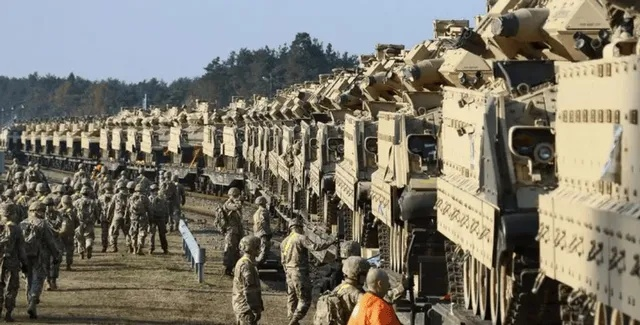 美国正式授权乌克兰使用美制武器对俄罗斯进行打击，局势紧张升级引发国际关注。