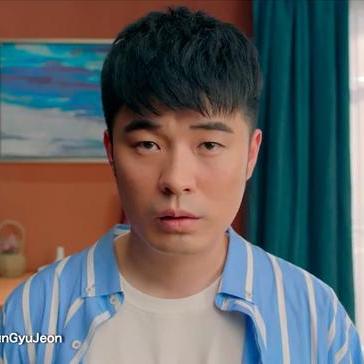 爱情公寓第一季：年轻人的欢笑与泪水，探索友情与爱情的成长之旅