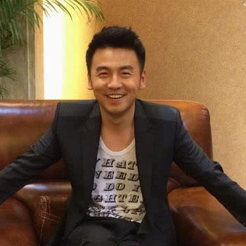 梦工厂足球队：让梦想起飞，汇聚热血，战斗红尘，谱写辉煌篇章