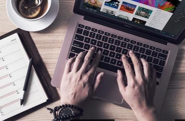 精心挑选：适合商务人士的轻薄办公笔记本电脑推荐，让工作更高效、出行更便捷！