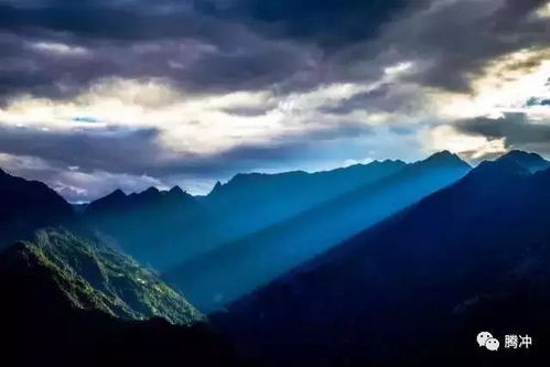 (山海之美诗句)探寻山海的唯美之旅，感受大自然的魅力。